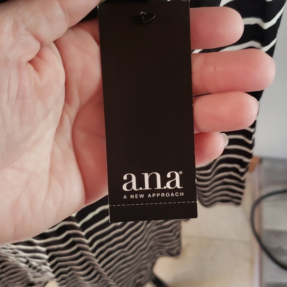 A.N.A. Dress - Picture 4 of 5